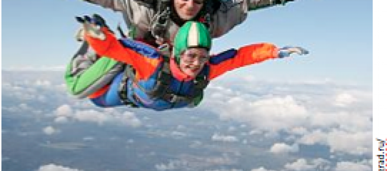 Image of skydivers.