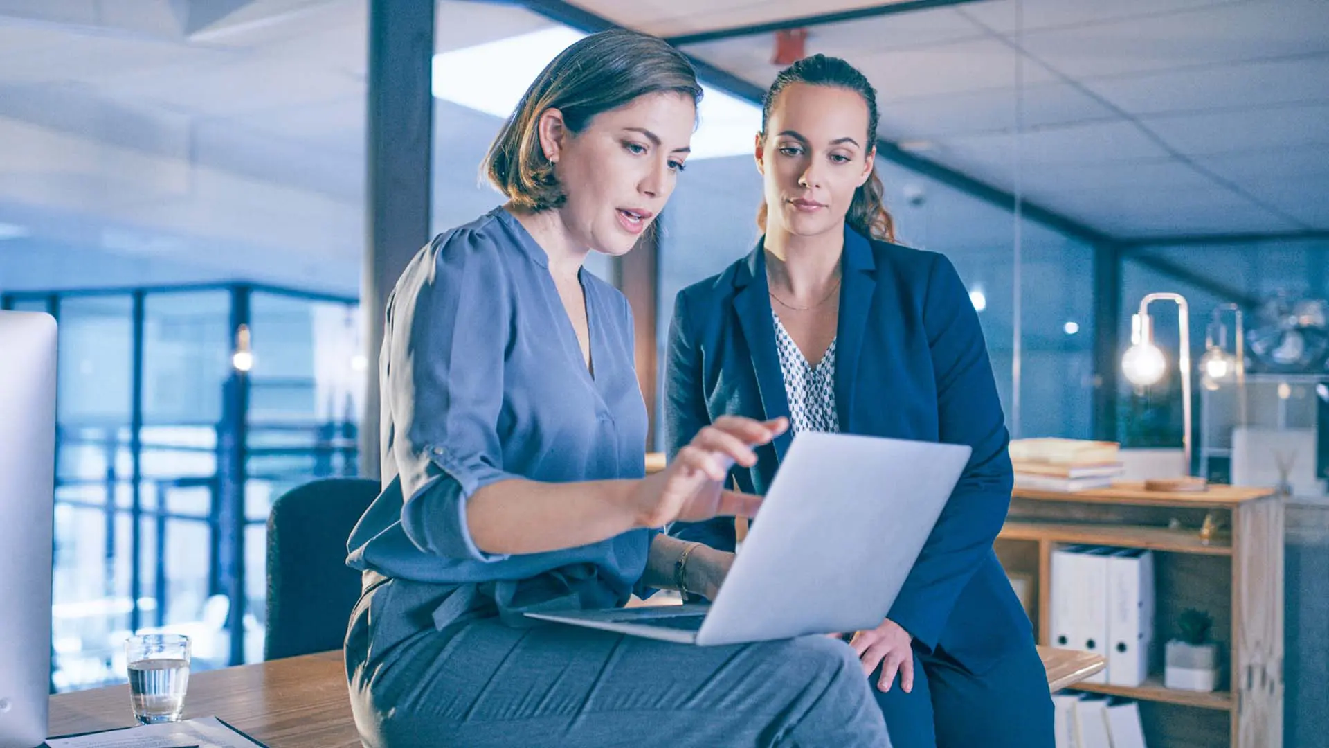 contract-management-and-procurement-1354221386